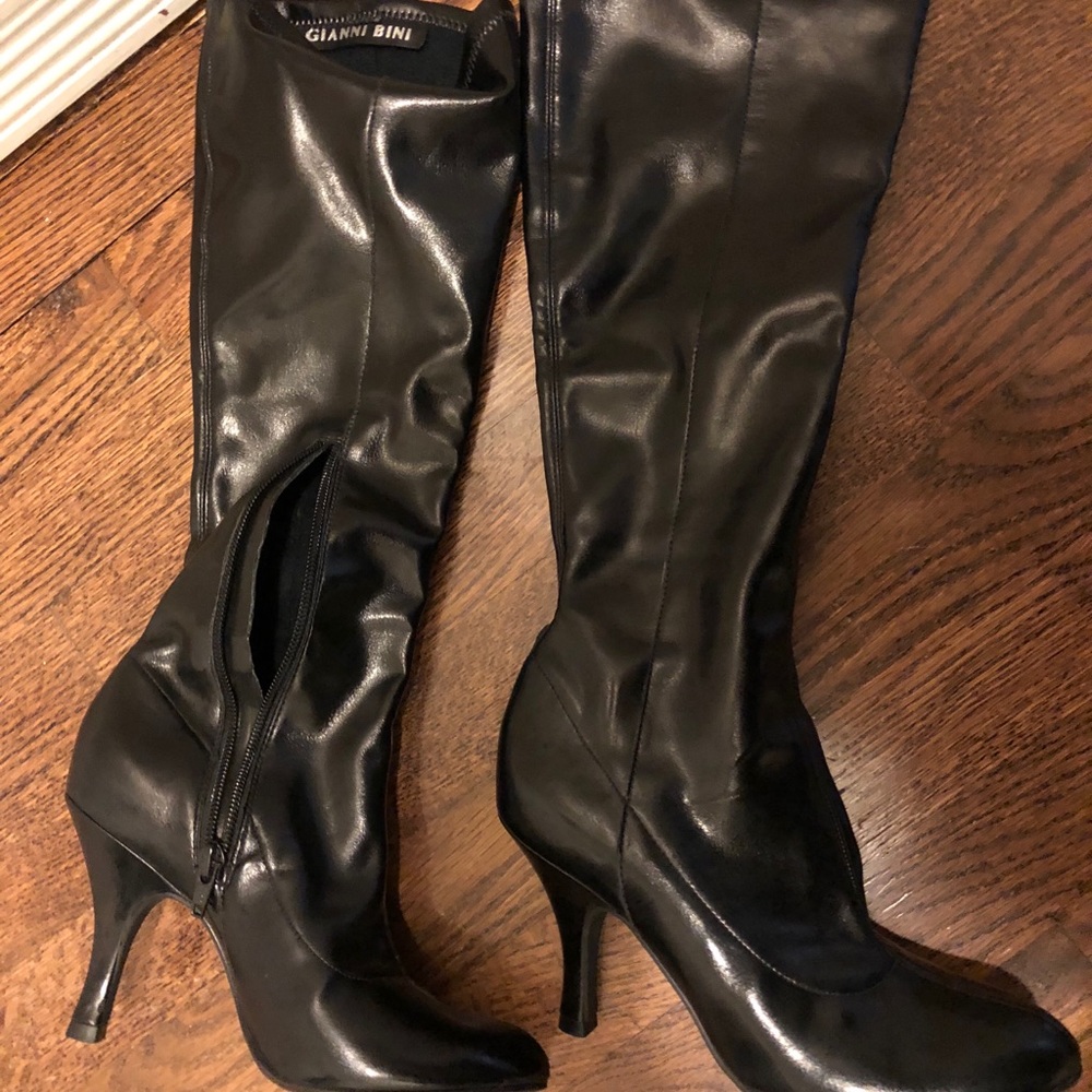 Gianni Bini tall boots in black